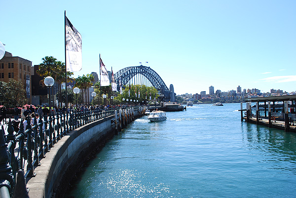 Von Circular Quay zur The Rocks und Sydney Bridge