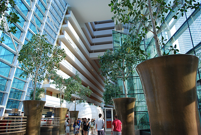 Marina Bay Sands Hotel - Lobby mit Restaurants und Shops