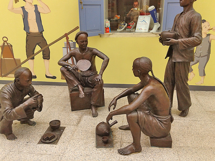Bronze Skulpturen in Singapurs Chinatown