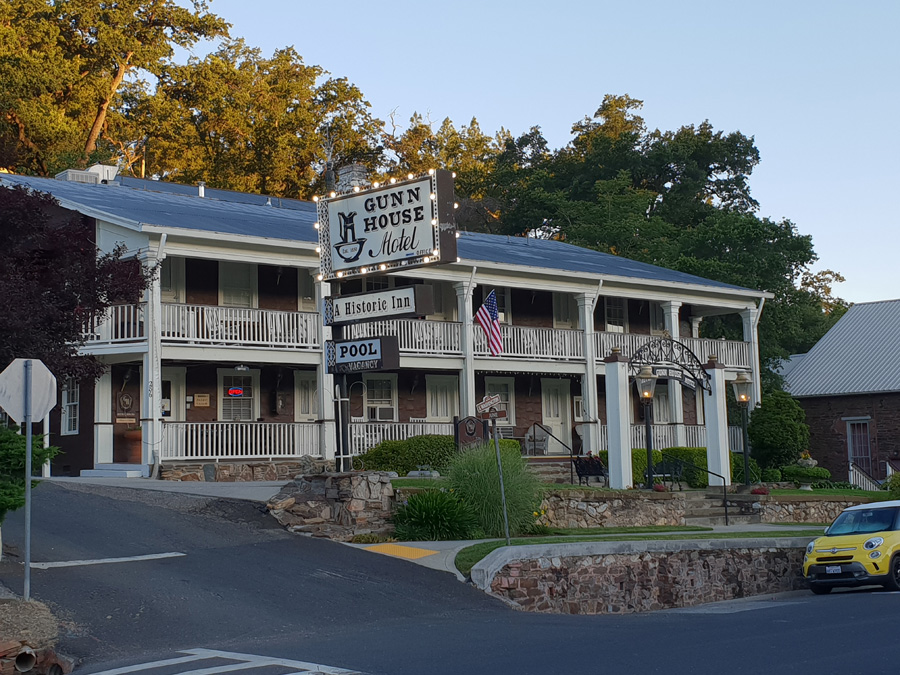 Sonora - Gunn House Inn, ein historisches Motel/Hotel im Zentrum